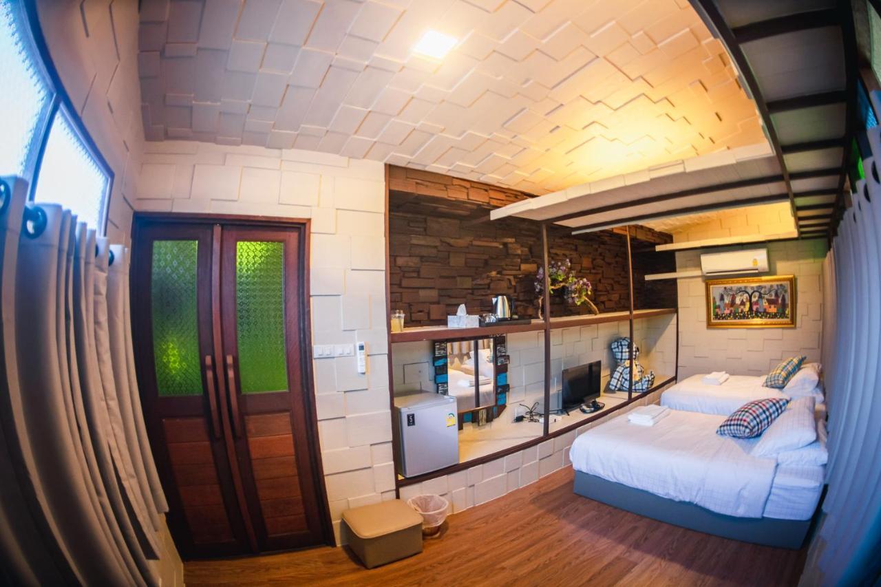 Suankaew​ Art​ Hostel​ Chonburi Esterno foto